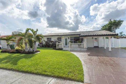 5470 W 9th Ln, Hialeah FL 33012