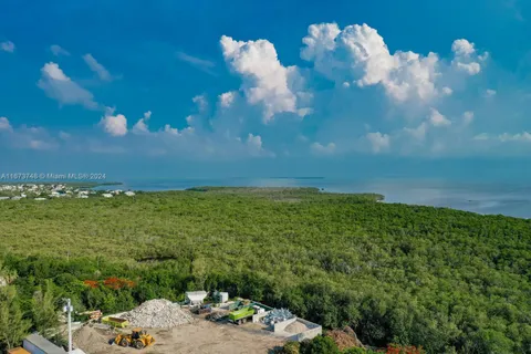 86560 Overseas Hwy, Islamorada FL 33036