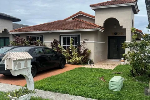 9871 NW 123rd Ter, Hialeah Gardens FL 33018