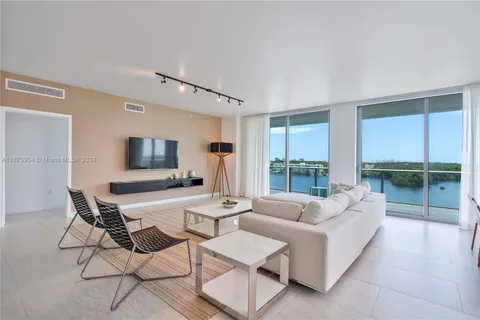 17111 Biscayne Blvd # 802, North Miami Beach FL 33160