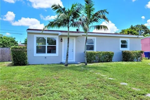 641 N 69th Way, Hollywood FL 33024