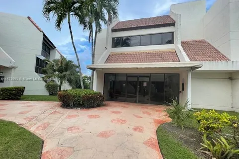 301 Racquet Club Rd # 205, Weston FL 33326