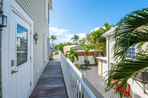 19 A 7th Ave, Key West FL 33040