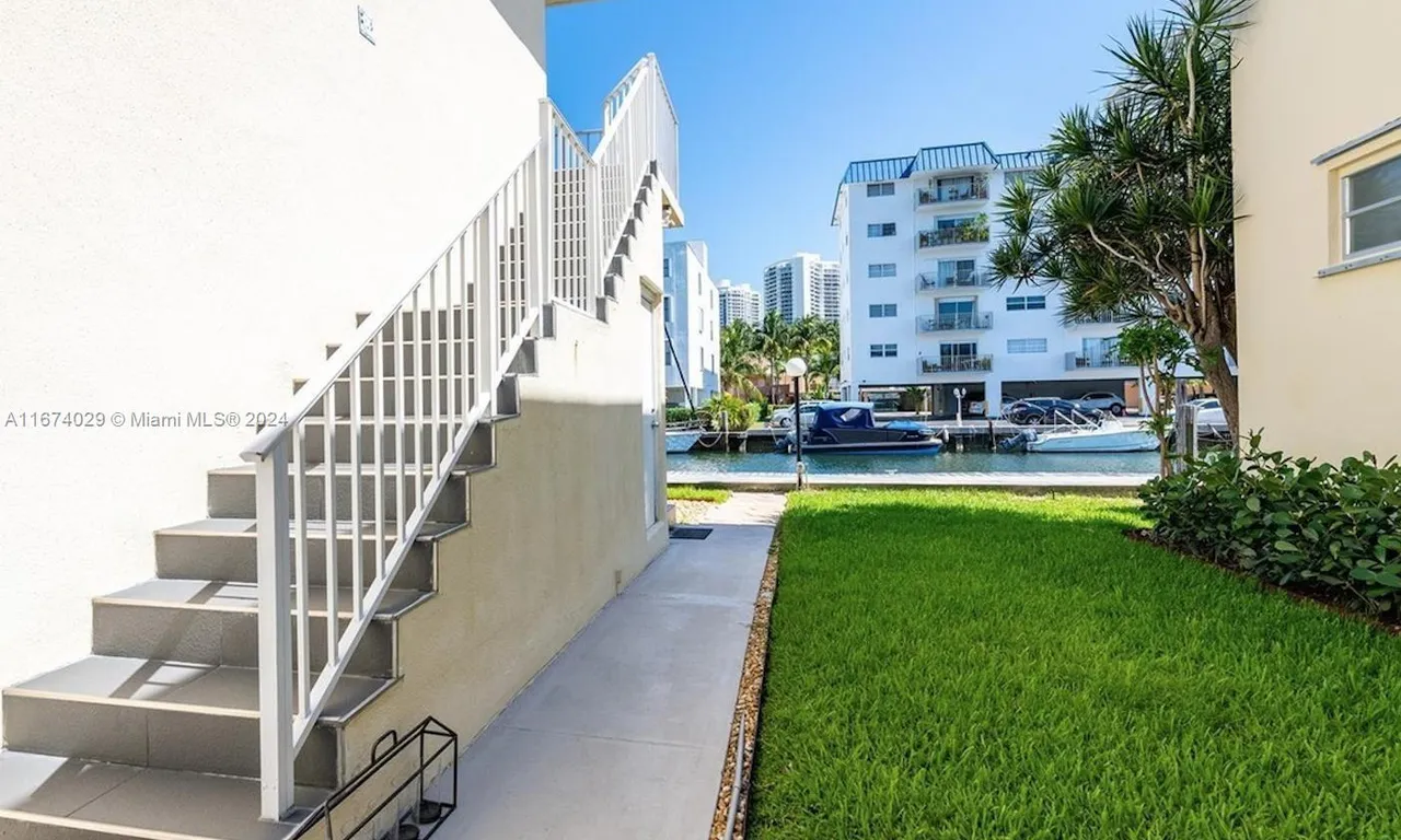 3721 NE 170th St # 4, North Miami Beach FL 33160