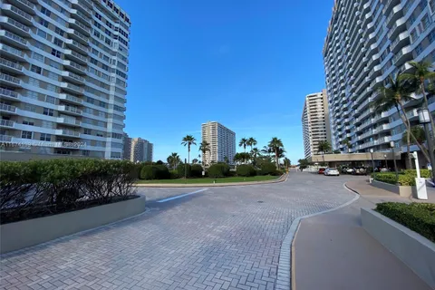 1965 S Ocean Dr # 4D, Hallandale Beach FL 33009