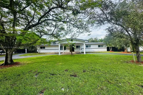 7695 SW 142nd St, Palmetto Bay FL 33158