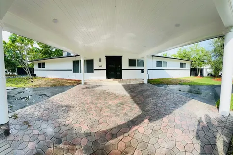 7695 SW 142nd St, Palmetto Bay FL 33158