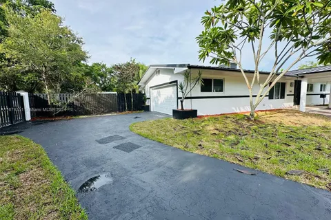 7695 SW 142nd St, Palmetto Bay FL 33158