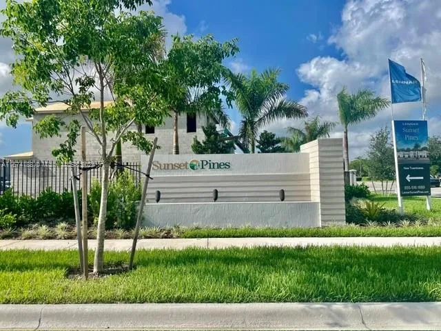 238 SW 159th Ct, Pembroke Pines FL 33027