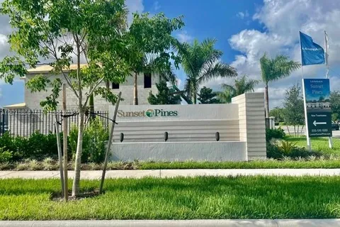 238 SW 159th Ct, Pembroke Pines FL 33027