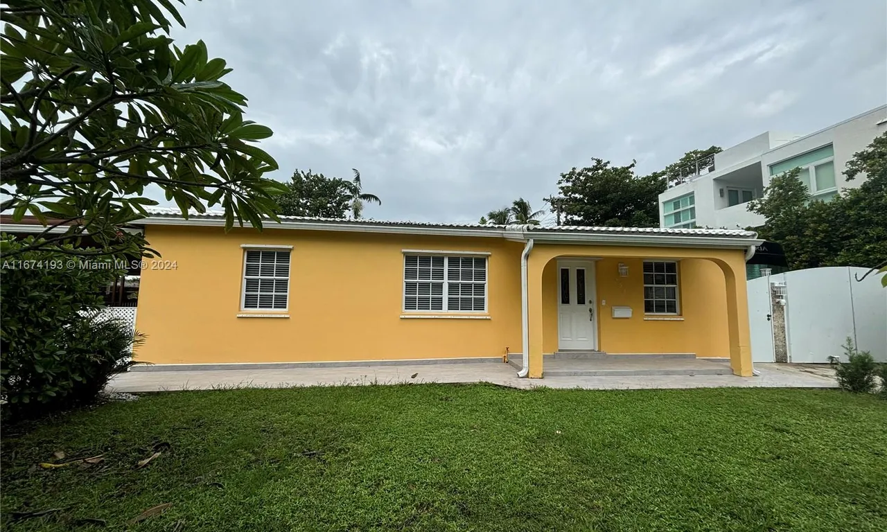 250 Fernwood Rd, Key Biscayne FL 33149