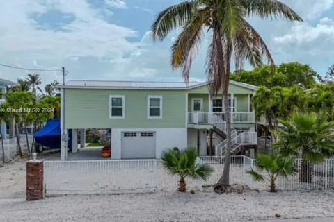 121 Venetian Dr, Islamorada FL 33036