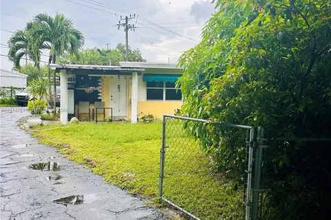 523 S 61st Ave, Hollywood FL 33023