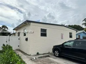 2220 Charleston St # 2, Hollywood FL 33020