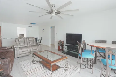 117 Lehane Ter # 210, North Palm Beach FL 33408