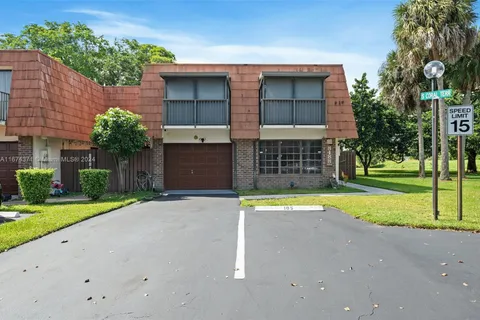 8488 S Coral Cir, North Lauderdale FL 33068