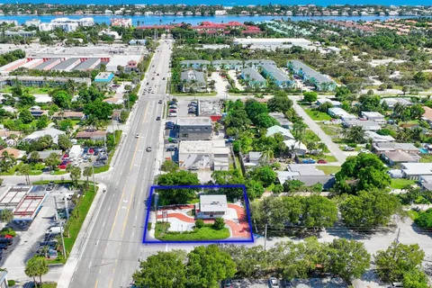 1116 Hypoluxo Rd, Lake Worth FL 33462