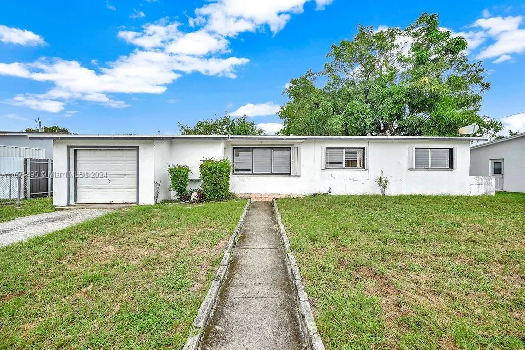 3781 NW 192nd St, Miami Gardens FL 33055