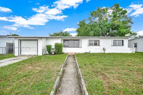 3781 NW 192nd St, Miami Gardens FL 33055