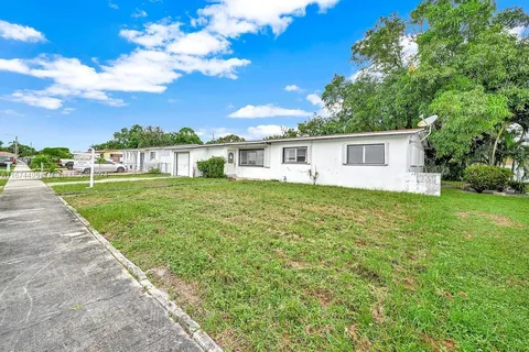 3781 NW 192nd St, Miami Gardens FL 33055