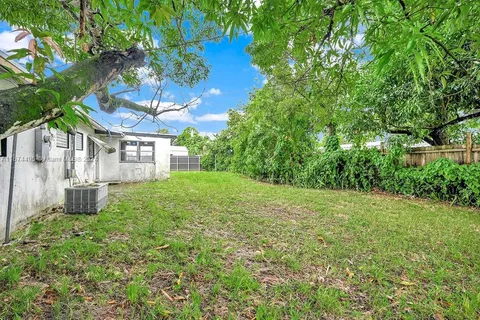 3781 NW 192nd St, Miami Gardens FL 33055