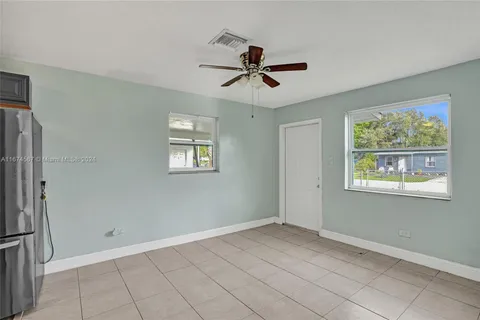 2304 NW 13th Ct, Fort Lauderdale FL 33311