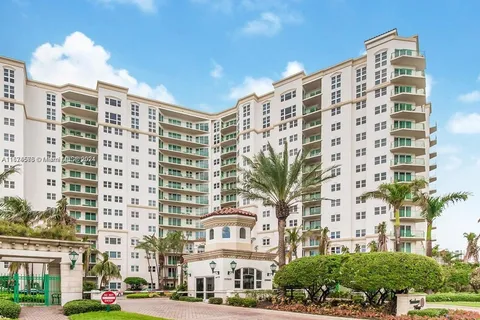 19900 E Country Club Dr # 307, Aventura FL 33180