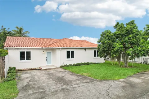 16940 SW 92nd Ave, Palmetto Bay FL 33157