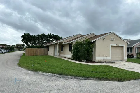 11000 SW 10th Ct, Pembroke Pines FL 33025