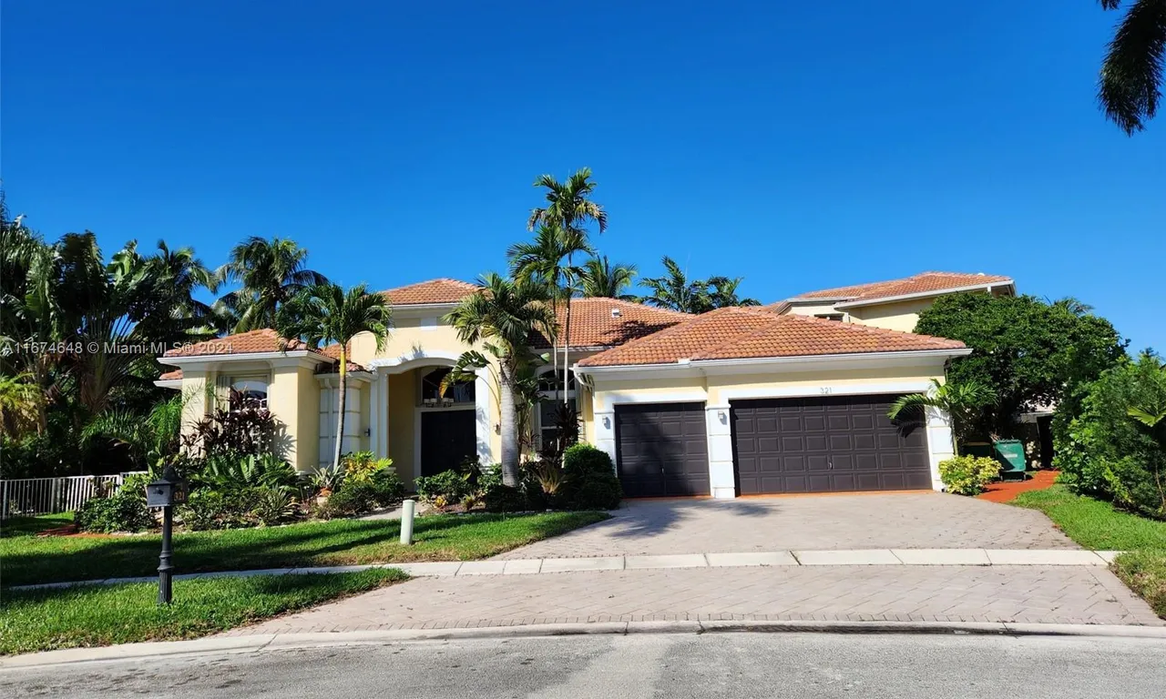 321 Windmill Palm Ave, Plantation FL 33324