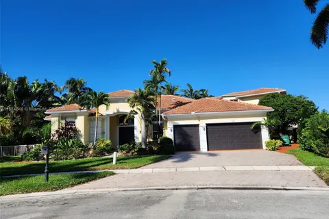 321 Windmill Palm Ave, Plantation FL 33324