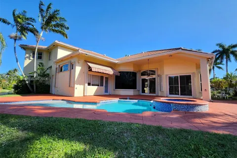 321 Windmill Palm Ave, Plantation FL 33324