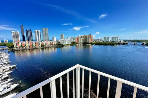 290 174th St # 1419, Sunny Isles Beach FL 33160