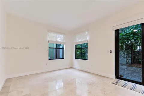 3032 Mcdonald St # 3, Miami FL 33133