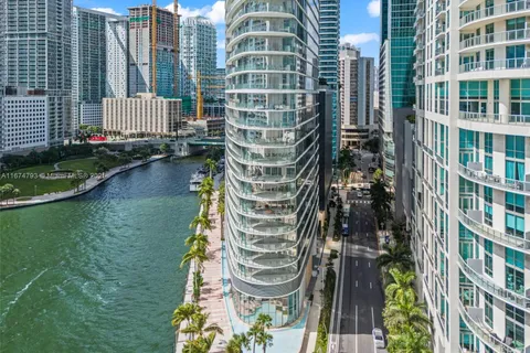 300 Biscayne Blvd Way # 2409, Miami FL 33131