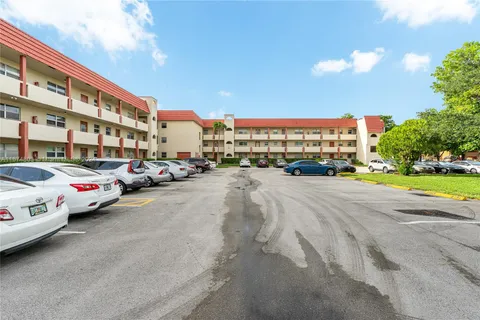 2651 E Sunrise Lakes Drive # 309, Sunrise FL 33322