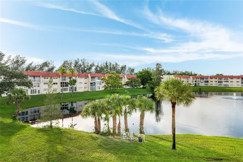 2651 E Sunrise Lakes Drive # 309, Sunrise FL 33322