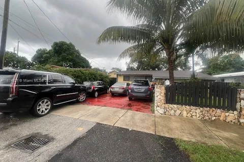 1940 NW 153rd St, Miami Gardens FL 33054