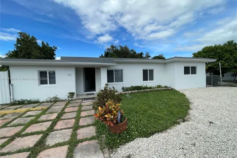 3021 NW 76th St, Miami FL 33147