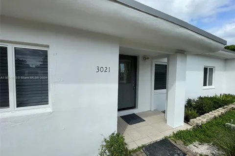 3021 NW 76th St, Miami FL 33147