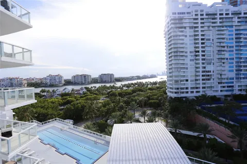 100 S POINTE DR # 810, Miami Beach FL 33139