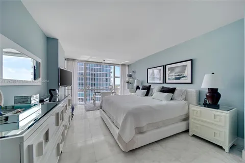 6801 Collins Ave # 1110, Miami Beach FL 33141