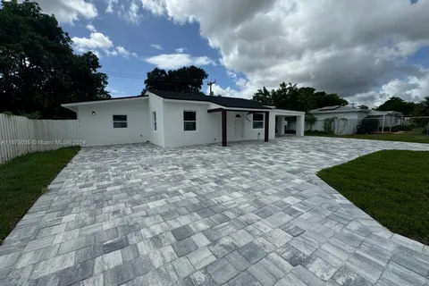 10050 SW 171st St, Miami FL 33157