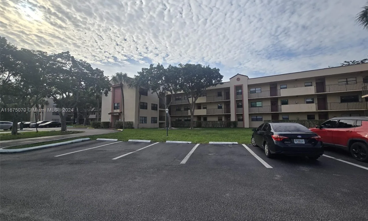 3396 Foxcroft Rd # 113, Miramar FL 33025