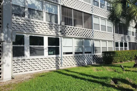 15600 NE 6th Ave # 38A, Miami FL 33162