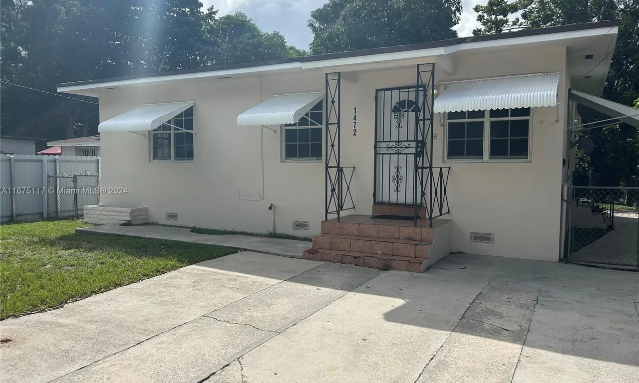 1472 NW 41st St, Miami FL 33142