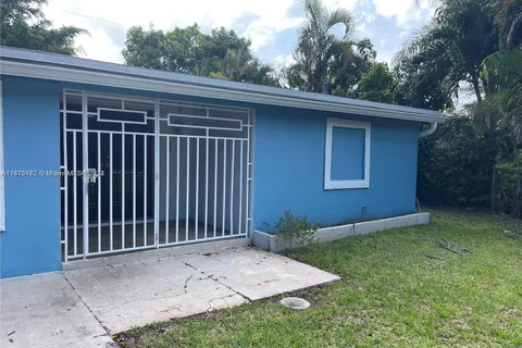 18360 NE 22nd Ave, North Miami Beach FL 33160