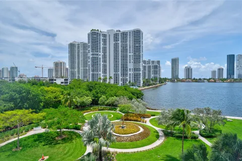 3370 Hidden Bay Dr # 502, Aventura FL 33180