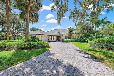 18433 SE Heritage, Tequesta FL 33469