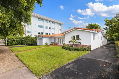 811 Capri St # 3, Coral Gables FL 33134